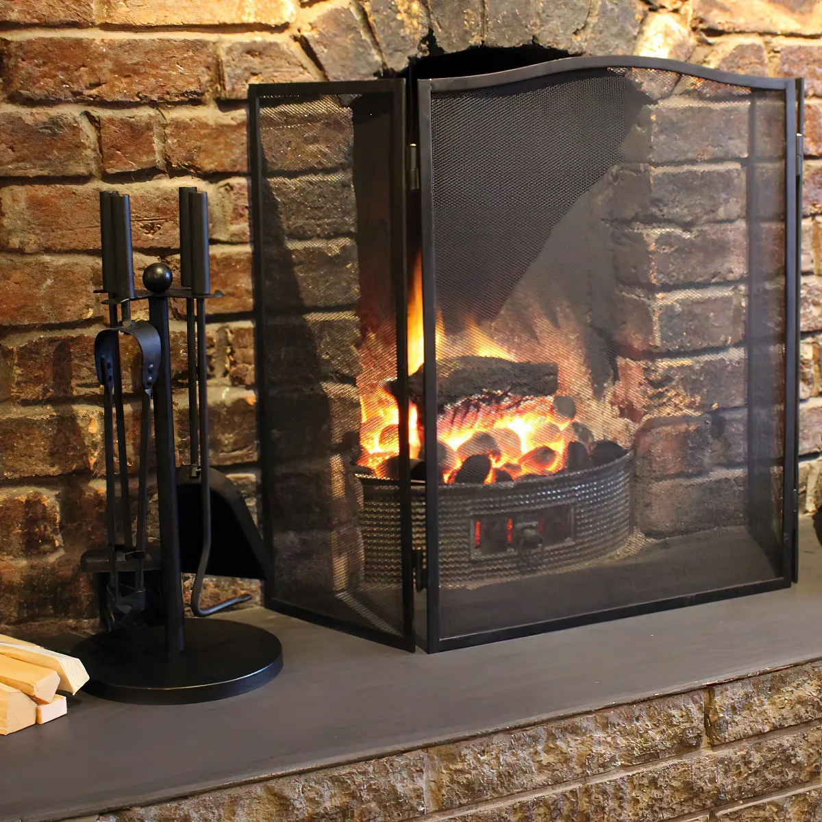 A La Maison – Folding Fire Screen with Real Fire Spatter Protection for Safety (FIRE14) A La Maison – Folding Fire Screen with Real Fire Spatter Protection for Safety (FIRE14)