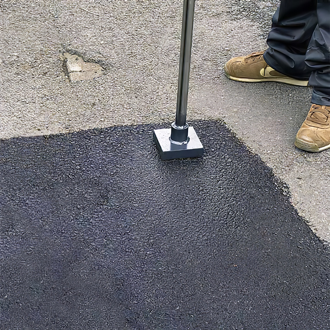 amtech-heavy-duty-forged-tamper-tarmac-hardcore-fencing-rammer-a1870-4-demo
