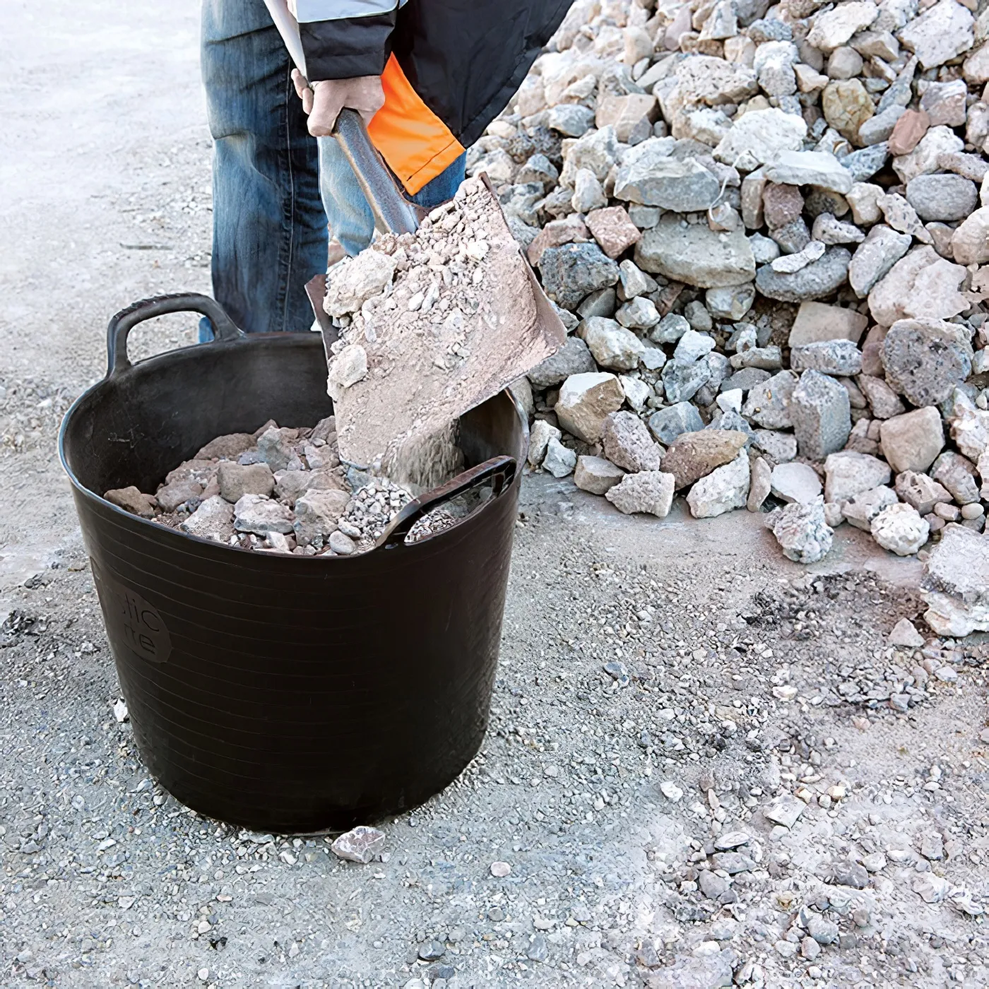 Silverline Builders Garden Flexi Multi-Purpose Flexible Tub 42L for Heavy-Duty Storage Silverline Builders Garden Flexi Multi-Purpose Flexible Tub 42L for Heavy-Duty Storage (940508)