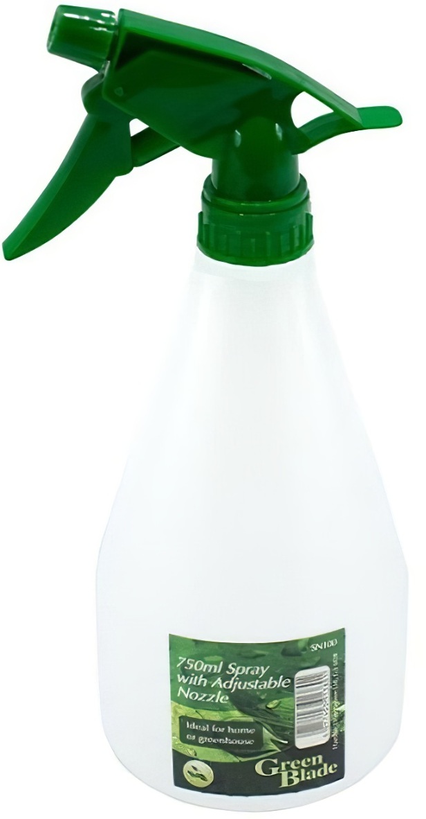 Green Blade Garden Sprayer with adjustable nozzle, 750ml capacity.
