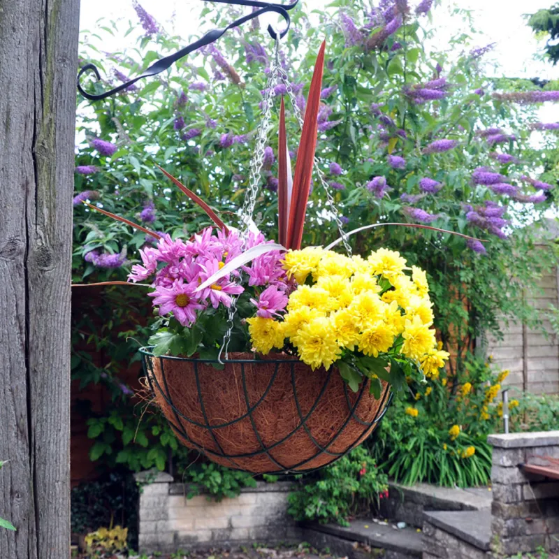Kingfisher Garden 14 Inch Green Wire Hanging Flower Basket (HB14G) Kingfisher Garden 14 Inch Green Wire Hanging Flower Basket (HB14G)