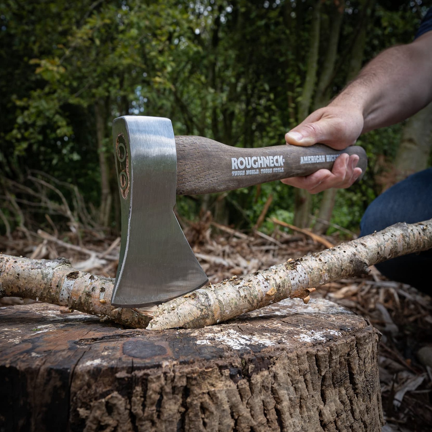 roughneck-vintage-hatchet-hand-axe-600g-800g-1kg-7-demonstration