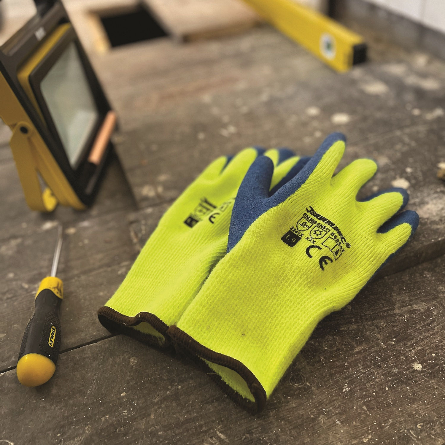 Silverline One Size Thermal Builders Garden Gloves 868642 6 Demo Carpenter