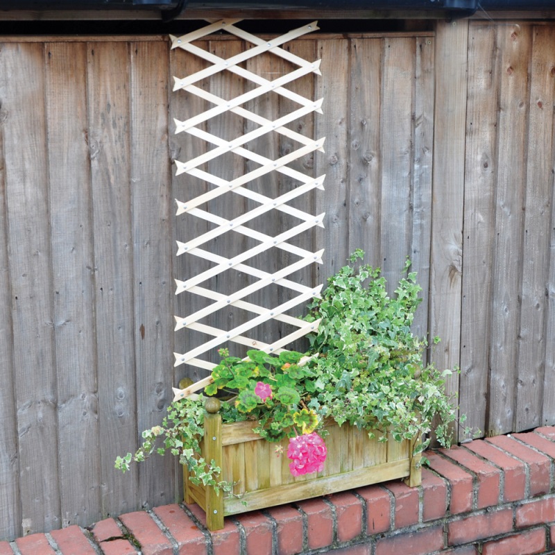 green-blade-garden-plant-expanding-wooden-trellis-natural-red-green-954004-2