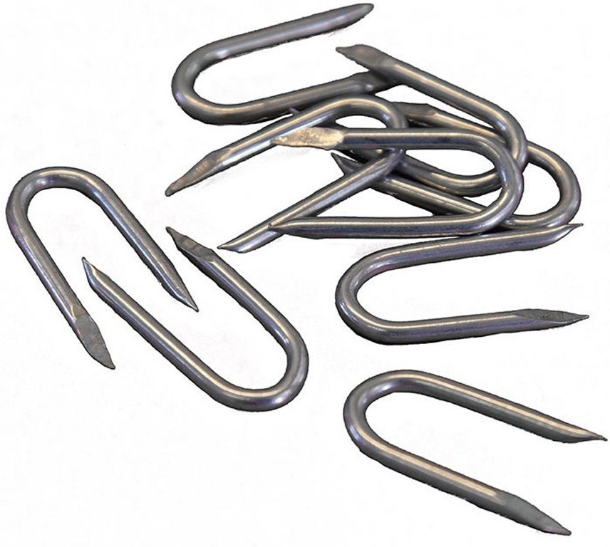 small Pile of galvanised U-shaped wire netting staples, 15mm 20mm 25mm 30mm and 40mm in size.