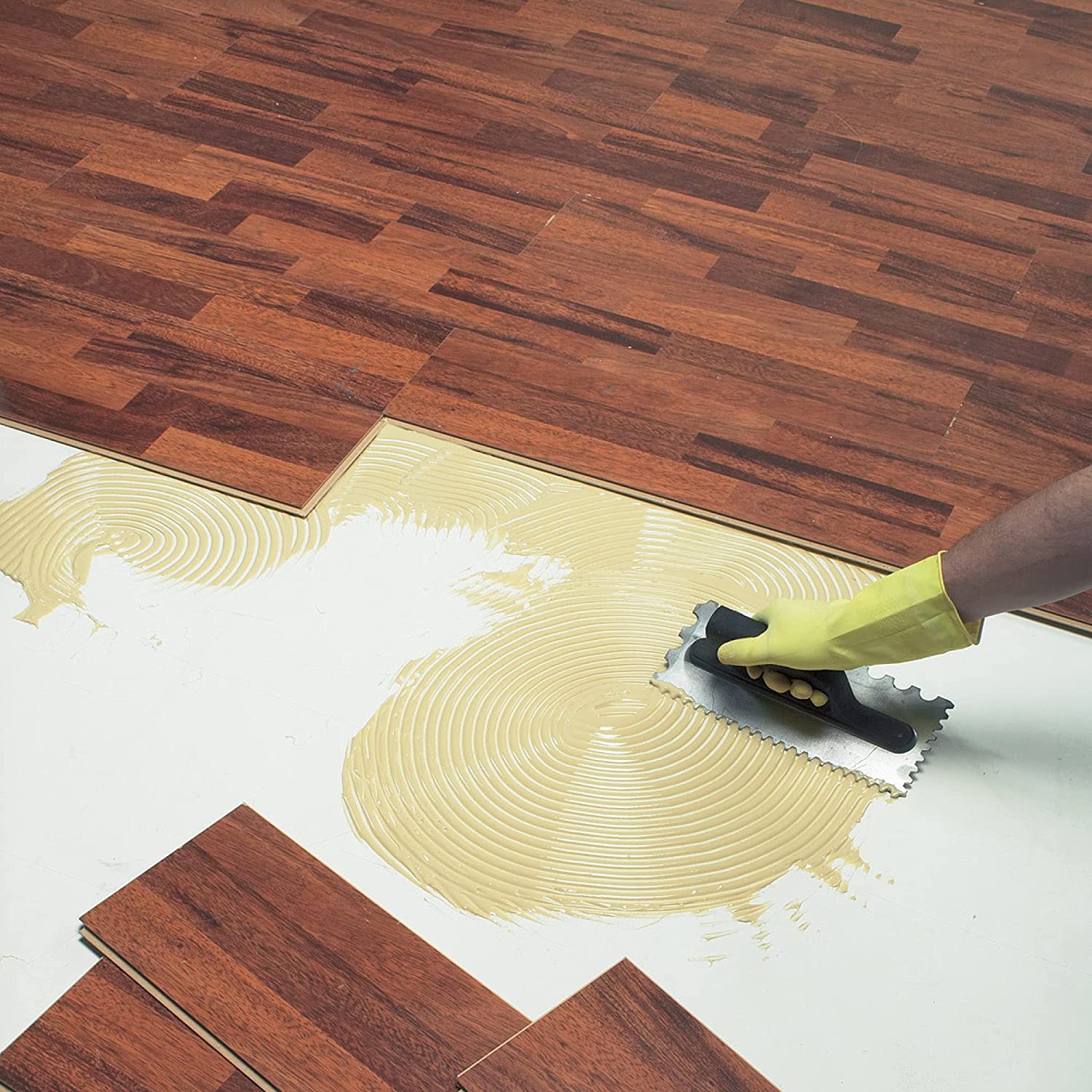 everbuild-lumberjack-550-wood-wooden-floor-flooring-adhesive-laying-full-bed-troweling.jpg