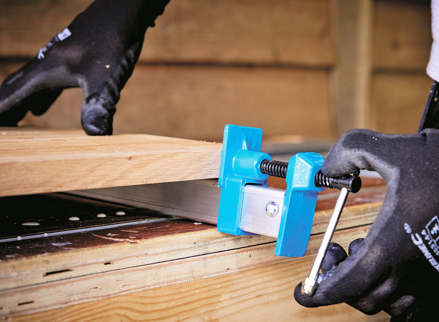 Silverline Aluminium Rapid Adjust Sash Clamp VC62 600 mm VC63 900 mm VC64 1200 mm VC65 1500 mm 6 in Use