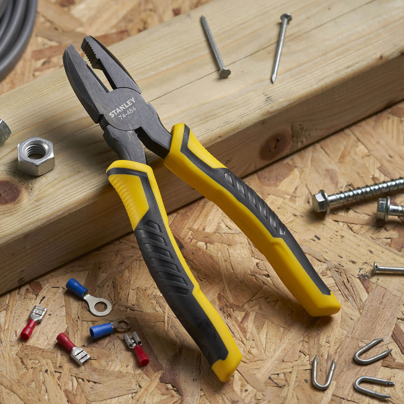 stanley-dynagrip-combination-pliers.jpg