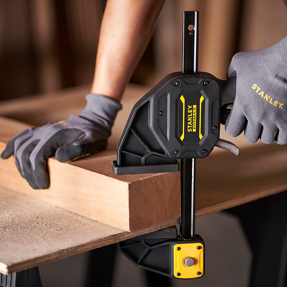 stanley-trigger-clamp-using-timber-to-timber-long-clamping-yellow-livery.png