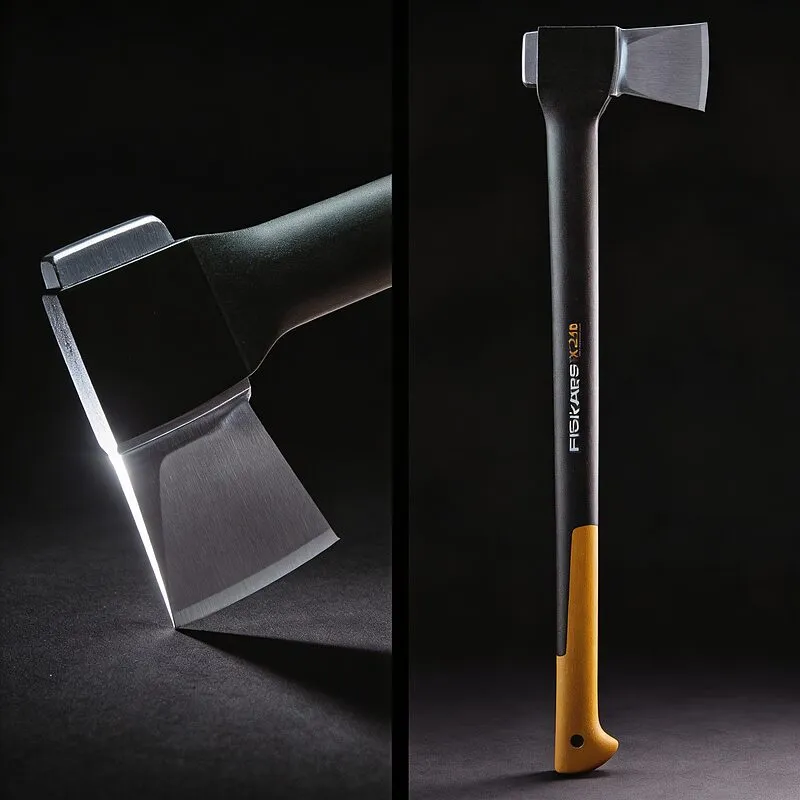 Fiskars X21 & X25 Chopping and Splitting Axe Fiskars X21 & X25 Chopping and Splitting Axe