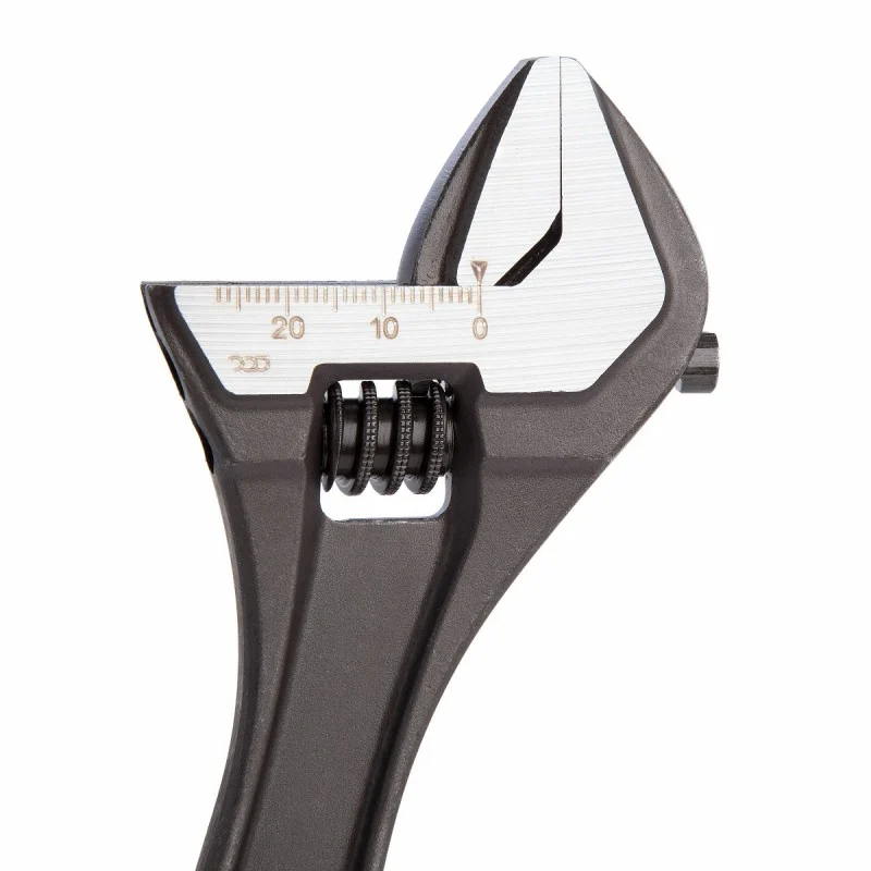 Detail of the Bahco 8071 wrench jaws showing the measurement scale and adjustment wheel.